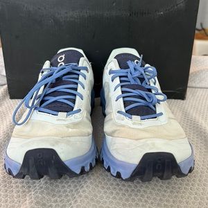 On Cloudventure Train Running Shoes *no insoles